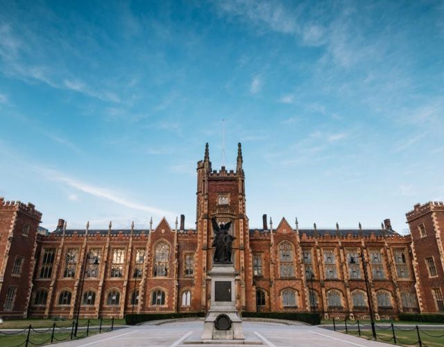 贝尔法斯特女王大学